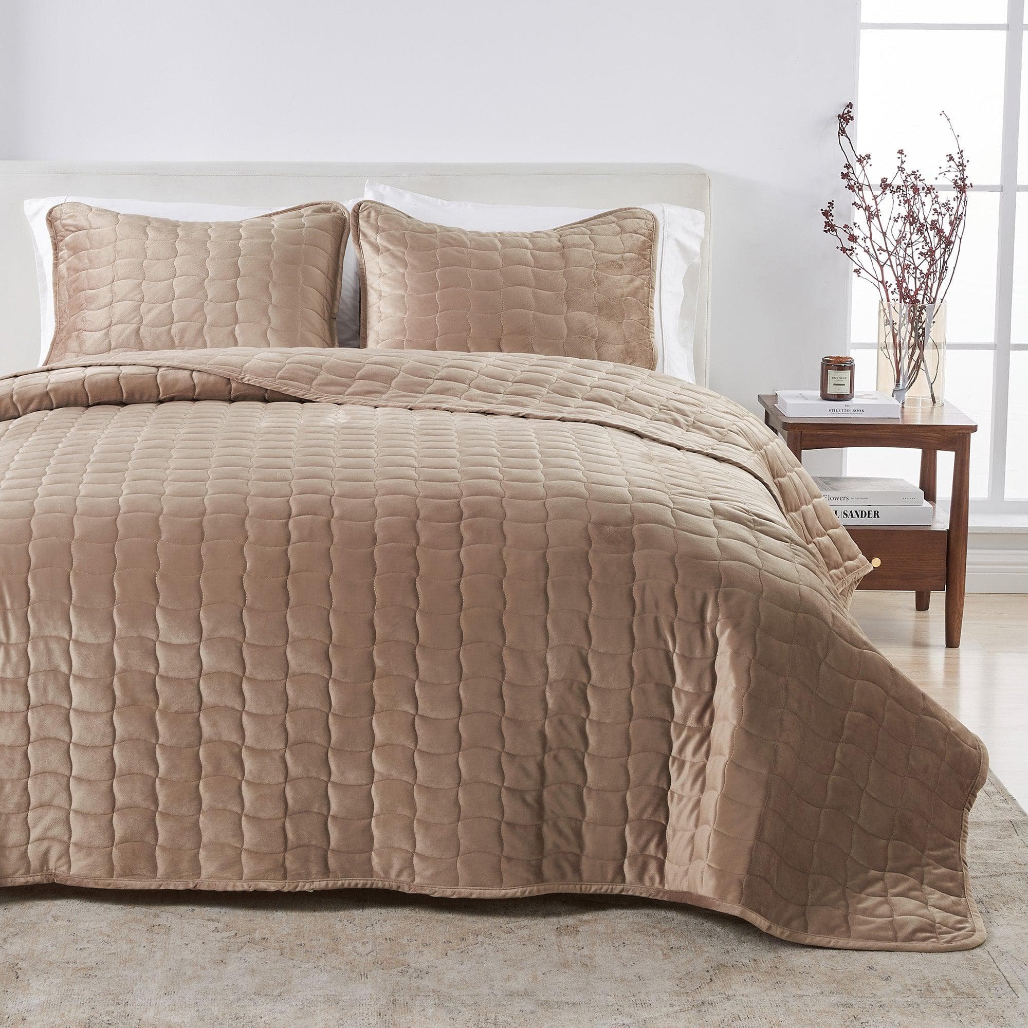 Stitched Quilt Set