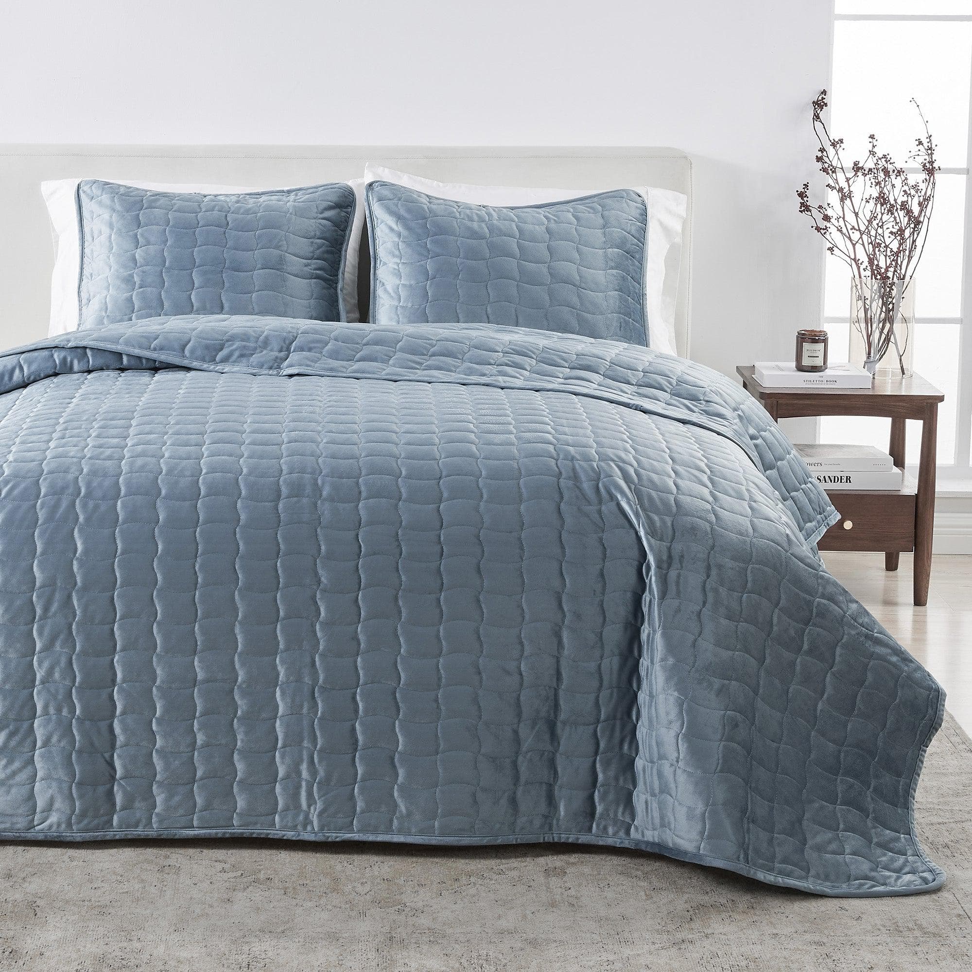 Stitched Quilt Set