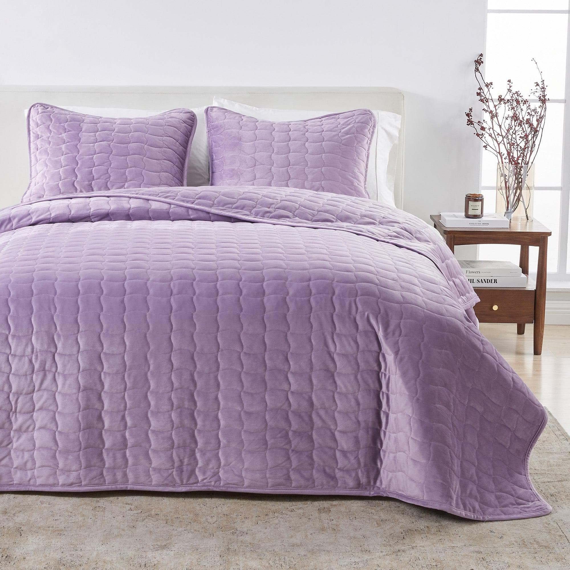 Stitched Quilt Set